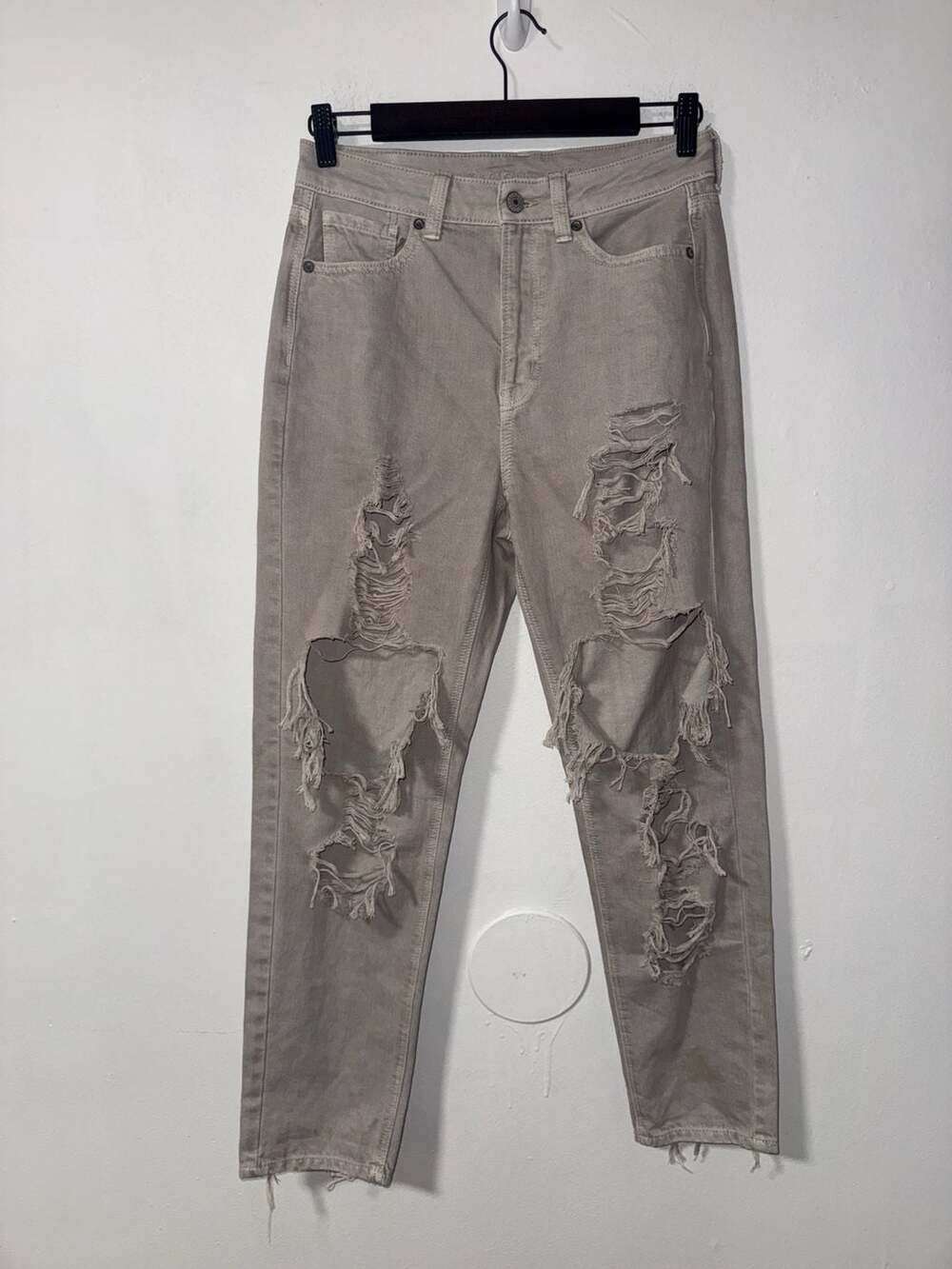 American Eagle Mom Jean Size 4 Regular Gray Ripped